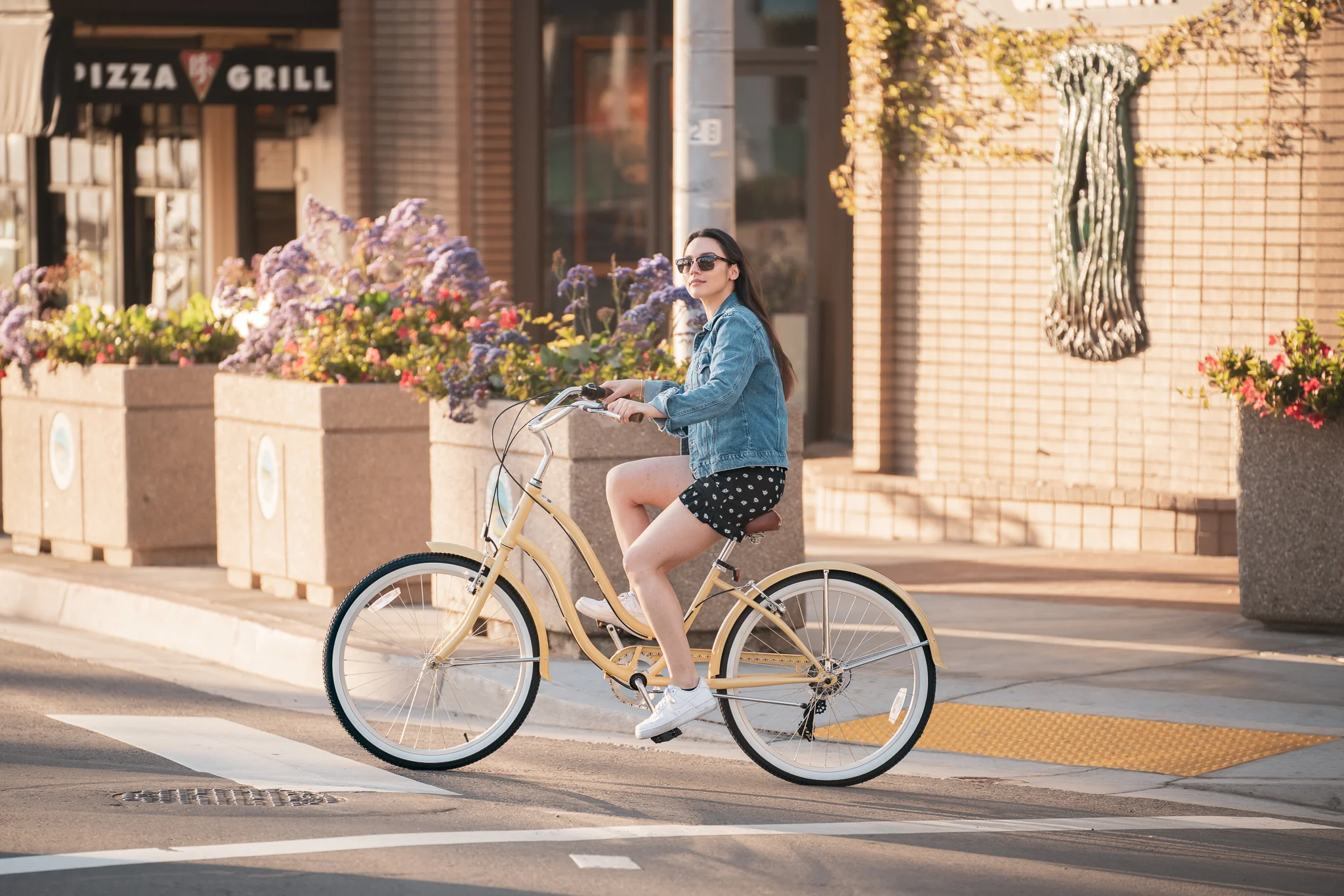 Firmstrong Siren Lady 7 Speed - Women's Beach Cruiser Bike - Image 2